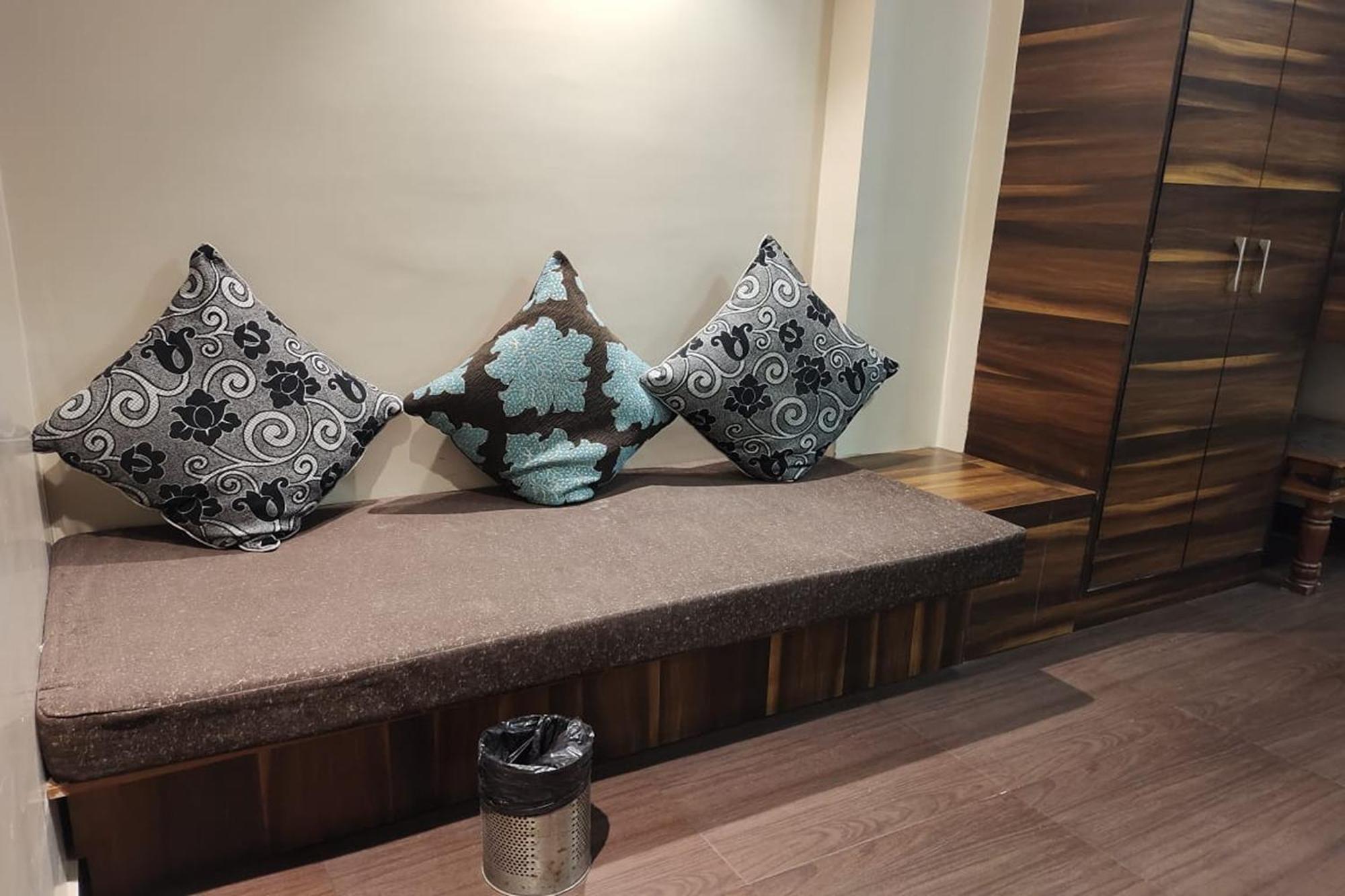 Hotel Rang Mahal Near Jaipur International Airport Dış mekan fotoğraf