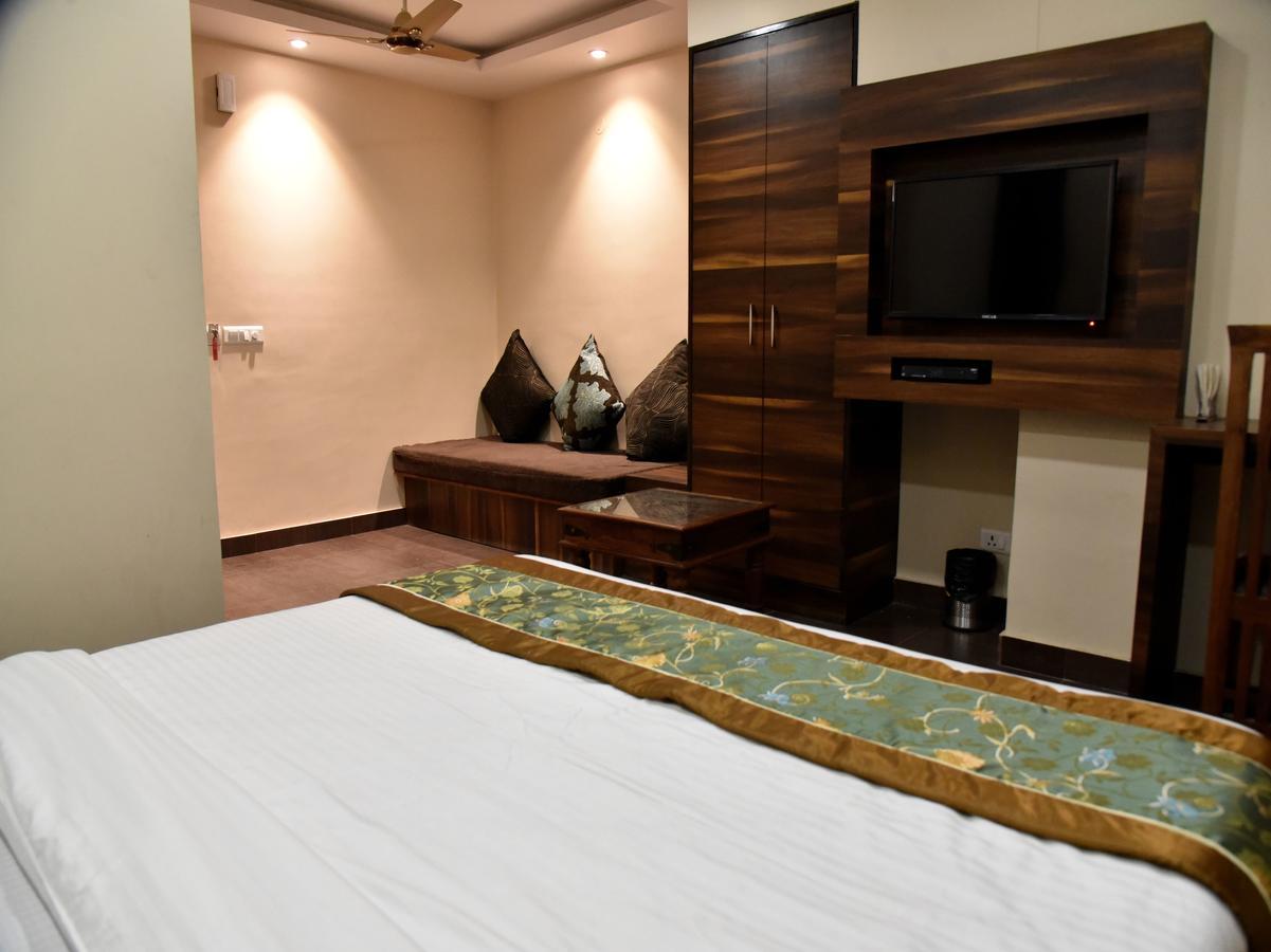 Hotel Rang Mahal Near Jaipur International Airport Dış mekan fotoğraf