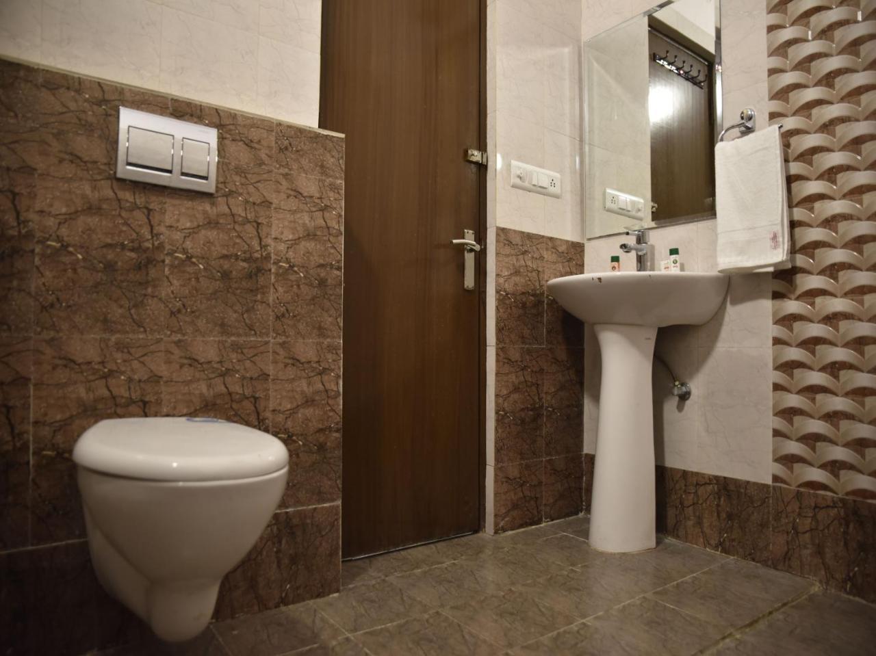 Hotel Rang Mahal Near Jaipur International Airport Dış mekan fotoğraf