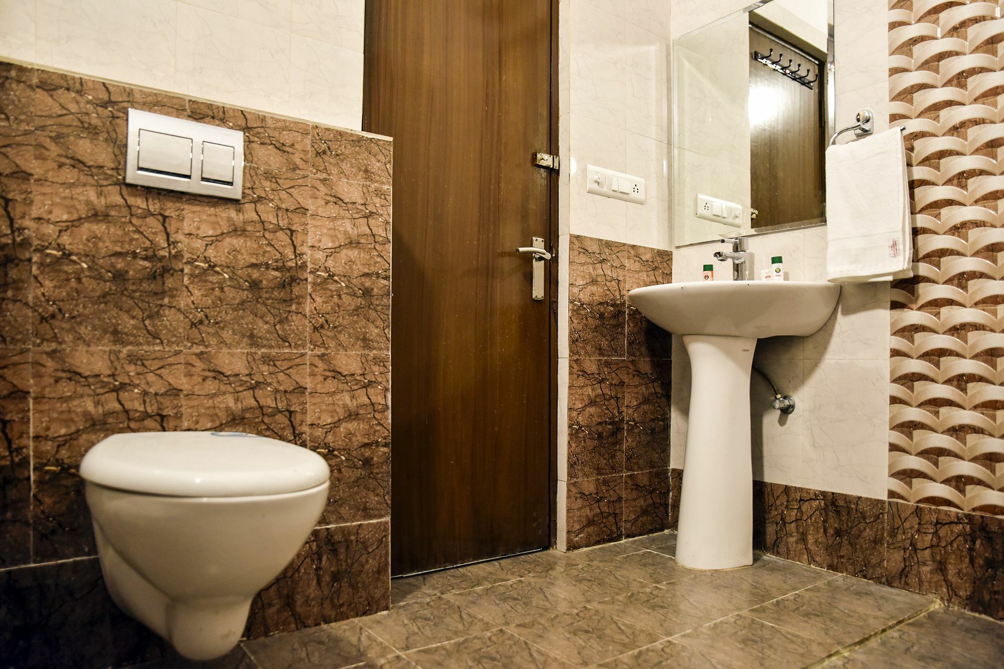 Hotel Rang Mahal Near Jaipur International Airport Dış mekan fotoğraf