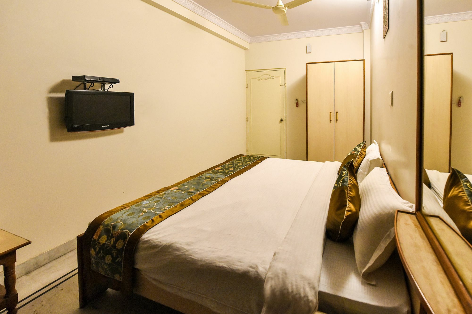 Hotel Rang Mahal Near Jaipur International Airport Dış mekan fotoğraf